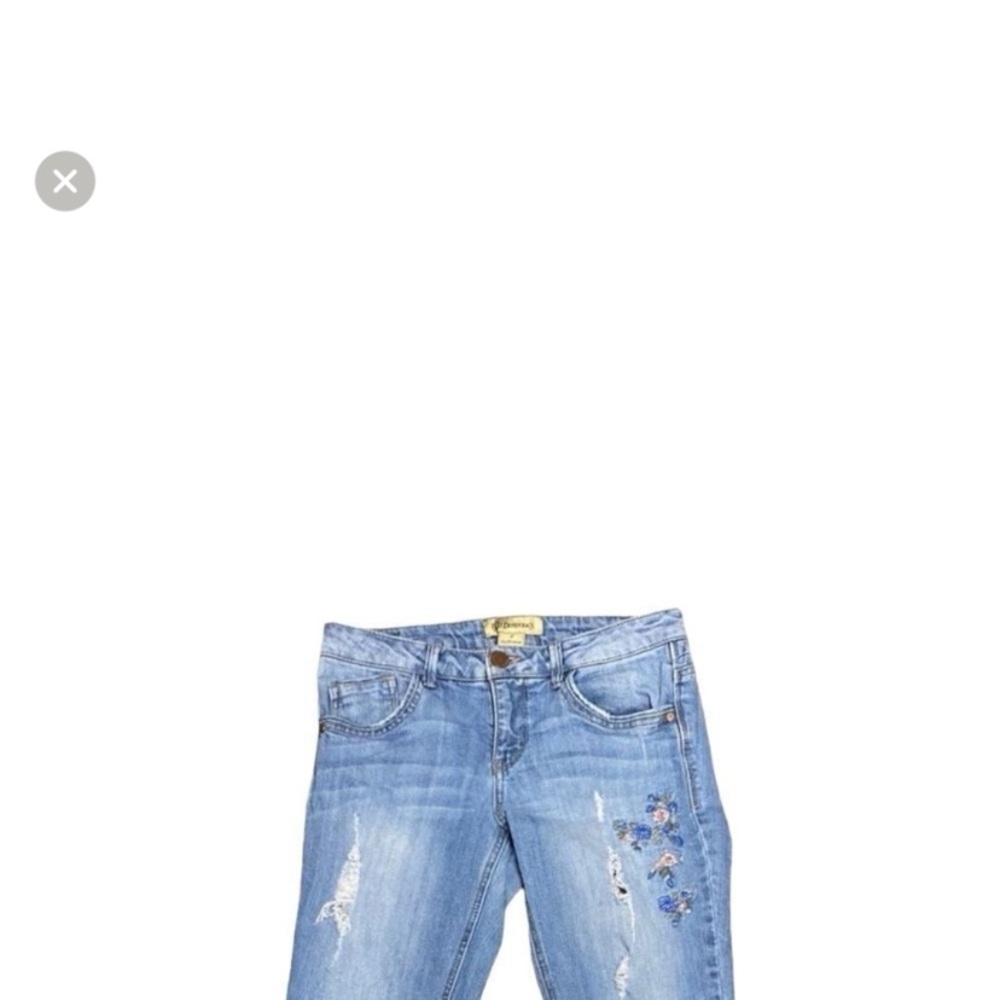 DEMOCRACY Embroidered Floral Distressed Girlfriend Jeans